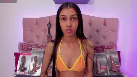 Snapshot of maria_skinny_ chatting on February 6, 11:26 pm My name is Valentina online show from February 6, 11:26 pm