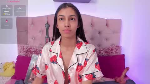 Snapshot of maria_skinny_ chatting on February 13, 5:22 pm My name is Valentina online show from February 13, 5:22 pm