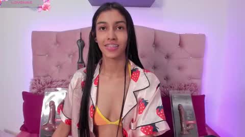 Snapshot of maria_skinny_ chatting on March 12, 10:37 am My name is Valentina online show from March 12, 10:37 am