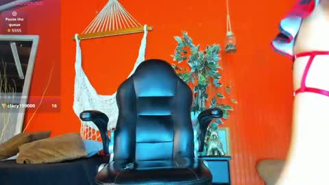 maria_turner1 online show from May 23, 1:48 am