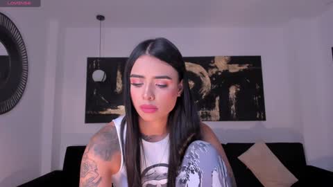 MARIA HERRERA  online show from December 4, 7:45 pm