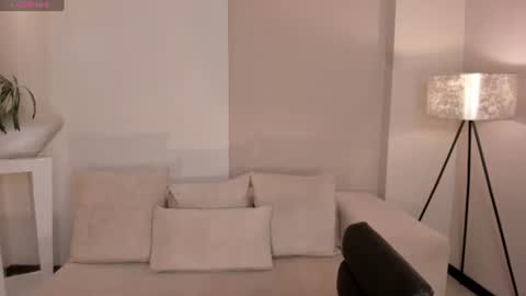 MARIA HERRERA  online show from June 23, 6:17 pm