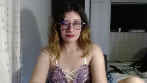 Snapshot of mariana124_ chatting on December 21, 3:53 pm Mariana online show from December 21, 3:53 pm