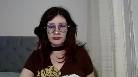 Snapshot of mariana124_ chatting on February 4, 7:33 pm Mariana online show from February 4, 7:33 pm