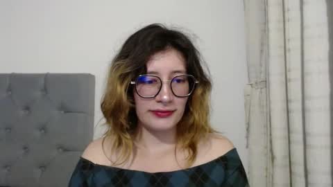 Snapshot of mariana124_ chatting on December 23, 5:43 pm Mariana online show from December 23, 5:43 pm