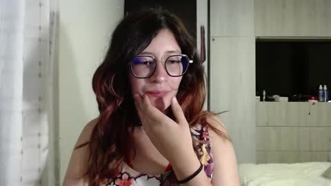 Snapshot of mariana124_ chatting on March 11, 10:42 pm Mariana online show from March 11, 10:42 pm