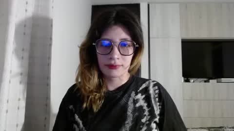 Snapshot of mariana124_ chatting on December 30, 7:42 pm Mariana online show from December 30, 7:42 pm