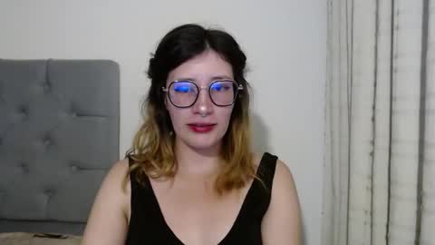 Snapshot of mariana124_ chatting on December 27, 3:27 pm Mariana online show from December 27, 3:27 pm