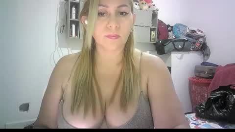 mariana995649 online show from May 21, 9:02 pm