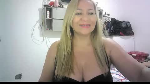 mariana995649 online show from May 18, 6:03 pm