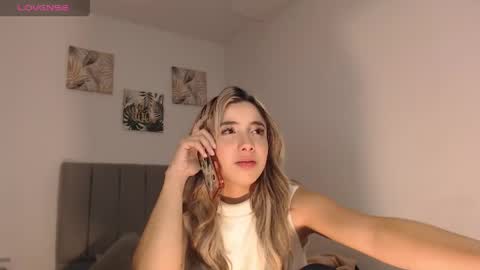 Mariana online show from May 16, 1:52 am