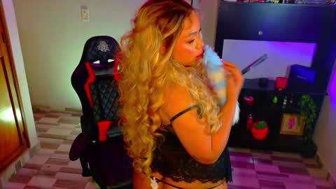 Mariana Prada online show from November 14, 7:08 am