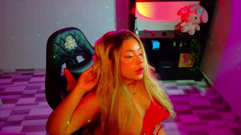 Mariana Prada online show from December 2, 5:53 am