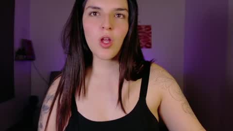 mariangeel_ online show from June 23, 5:49 am