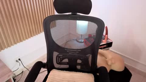 Marian Love  online show from January 16, 11:50 am