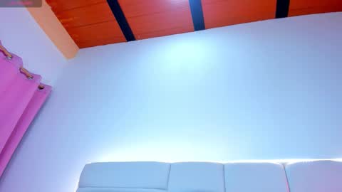 marianls01 online show from March 30, 12:10 am