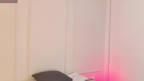 Maria Pettit online show from October 7, 11:14 am