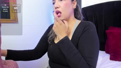 marie_hss online show from October 8, 1:15 pm