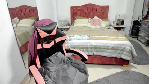 marie online show from October 25, 4:09 am