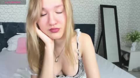 mariel_brown online show from December 20, 7:55 am
