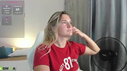 Mariel online show from June 17, 2:02 am