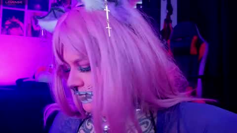 Snapshot of mariiana_velezz chatting on October 17, 10:24 pm mariiana_velezz online show from October 17, 10:24 pm