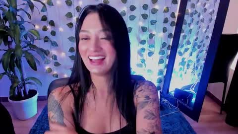 Snapshot of mariianadiaz1_ chatting on February 22, 5:31 pm Maryyy online show from February 22, 5:31 pm