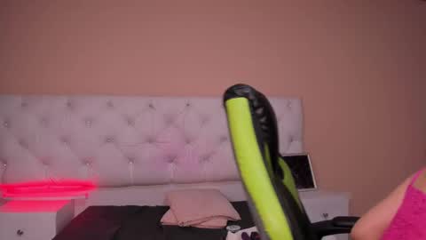 mariie_tayy online show from December 11, 8:28 pm