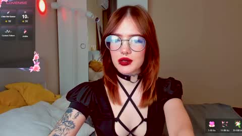 marika_degas1 online show from April 1, 1:41 pm
