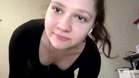 Emmie online show from March 23, 9:04 am