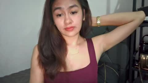 Anngilbuena online show from April 7, 9:06 pm