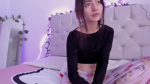 Snapshot of marin_kitoko chatting on December 17, 3:28 pm Marin kitoko online show from December 17, 3:28 pm