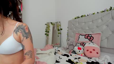 Snapshot of marin_kitoko chatting on January 21, 8:43 pm Marin kitoko online show from January 21, 8:43 pm