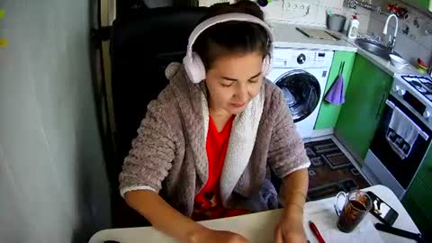 MarinettaQhot online show from September 17, 8:12 am
