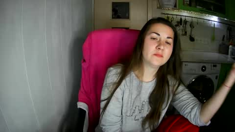 MarinettaQhot online show from December 15, 11:42 pm