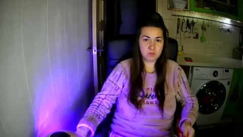 MarinettaQhot online show from December 25, 5:26 pm