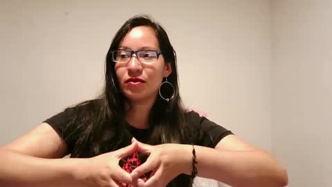 MARIPOSAhot33 online show from September 29, 8:25 pm