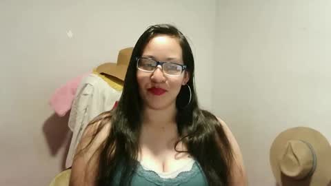 MARIPOSAhot33 online show from October 2, 9:20 pm