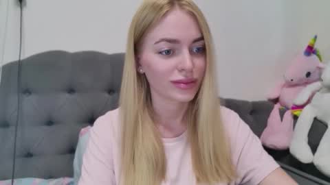 mariwell online show from May 27, 1:57 am