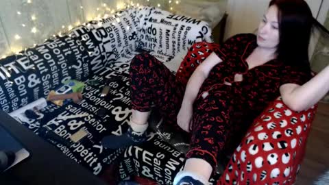 MarleneLue online show from February 9, 11:25 am