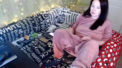 MarleneLue online show from February 10, 12:50 pm