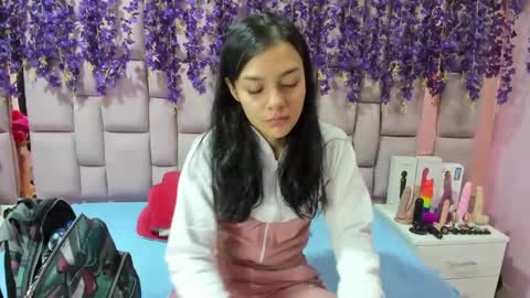 Snapshot of marlyanal chatting on December 17, 1:49 pm Marly Anal online show from December 17, 1:49 pm
