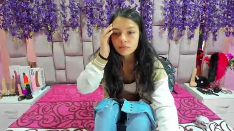 Snapshot of marlyanal chatting on February 14, 1:29 pm Marly Anal online show from February 14, 1:29 pm