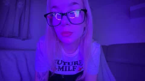 Bella Lillith online show from September 12, 11:56 pm