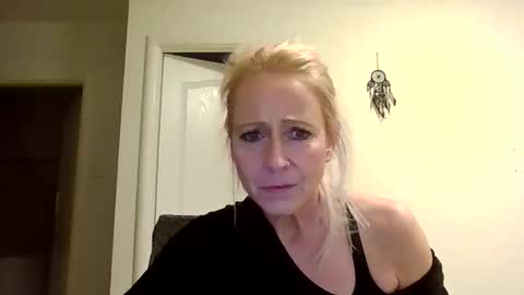 MaryGoRound online show from November 1, 3:16 pm