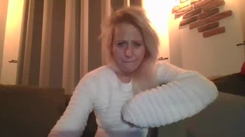 MaryGoRound online show from March 2, 1:47 am