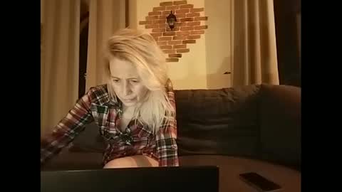 MaryGoRound online show from February 5, 3:55 am