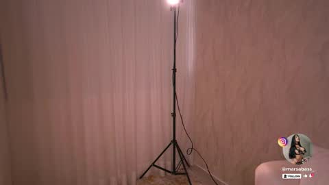 Snapshot of marsabass chatting on February 12, 8:18 pm online show from February 12, 8:18 pm