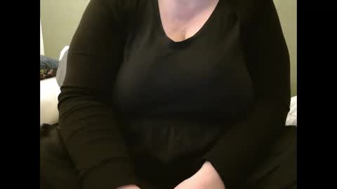 Snapshot of marthabriest chatting on February 3, 6:24 am Martha online show from February 3, 6:24 am