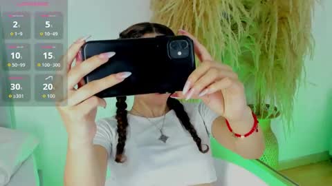 mari online show from May 5, 9:40 pm